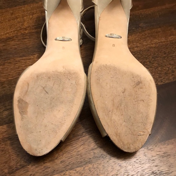 Badgley Mischka Ivory wedding shoes - Picture 4 of 6